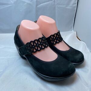 Jambu Women's Wonder Mary Jane wedge black suede